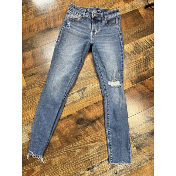 Old Navy Denim - Old Navy Super Skinny women jeans size 00 mid rise medium wash denim Distressed
